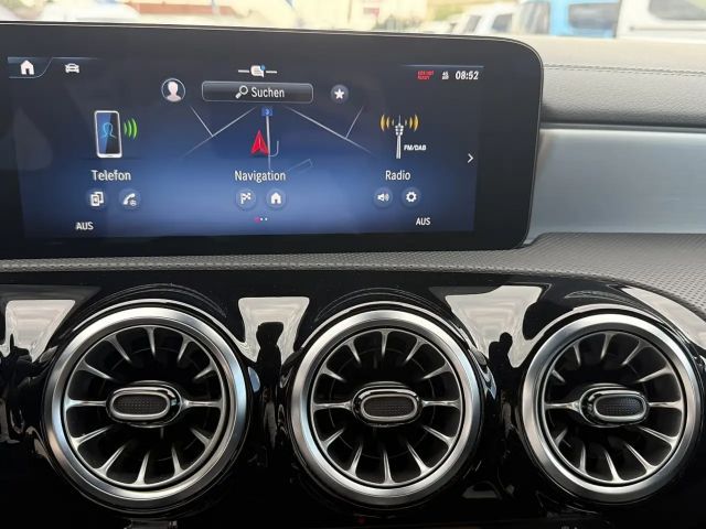 Mercedes-Benz CLA 180 Shooting Brake