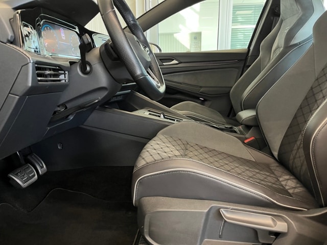 Volkswagen Golf 1.5 eTSI DSG