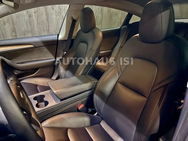 Tesla Model 3 AWD Performance