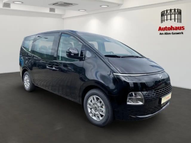 Hyundai Staria 9-SITZER AUTOM+LEDERSITZE+NAVI+EL.TÜREN&HECKKLAPPE