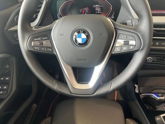 BMW 118 118i Sedan Sport Line