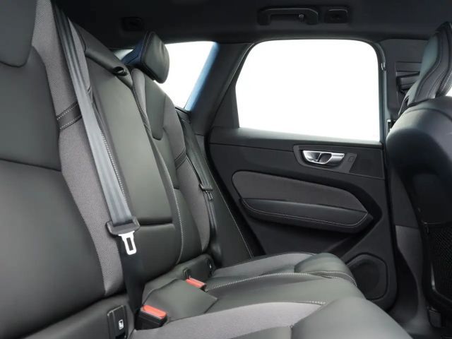 Volvo XC60 AWD Dark Plus