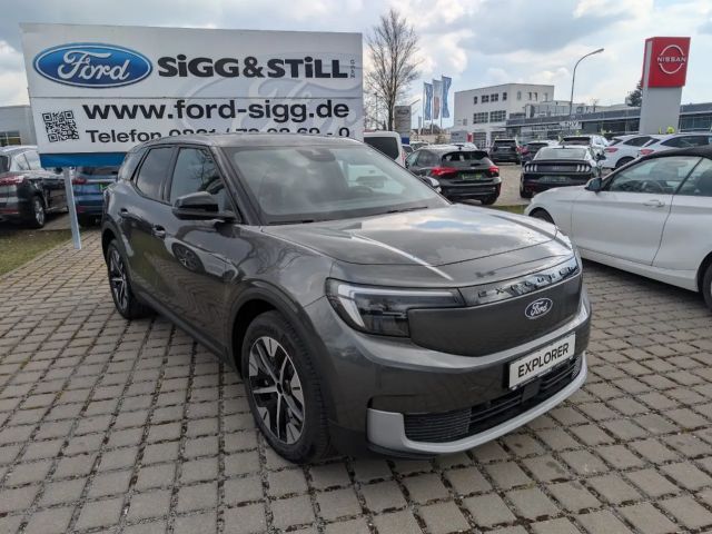 Ford Explorer Extended range RWD