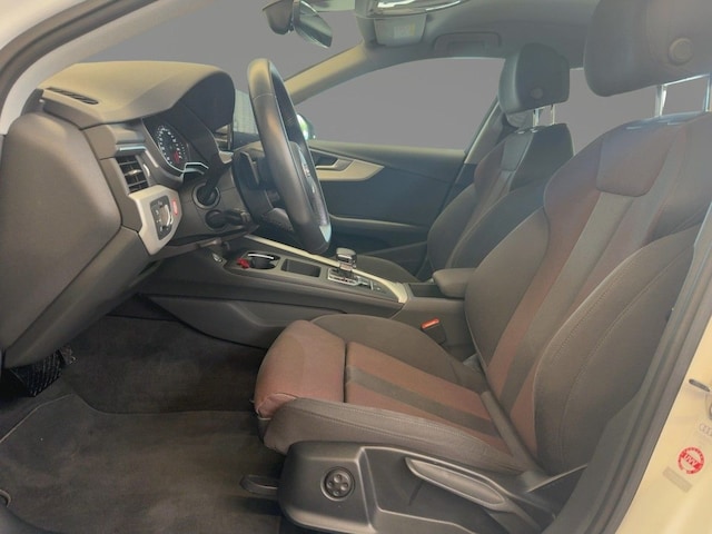 Audi A4 30 TDI Avant S-Tronic