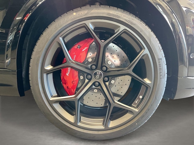 Audi RS Q8 Performance Quattro