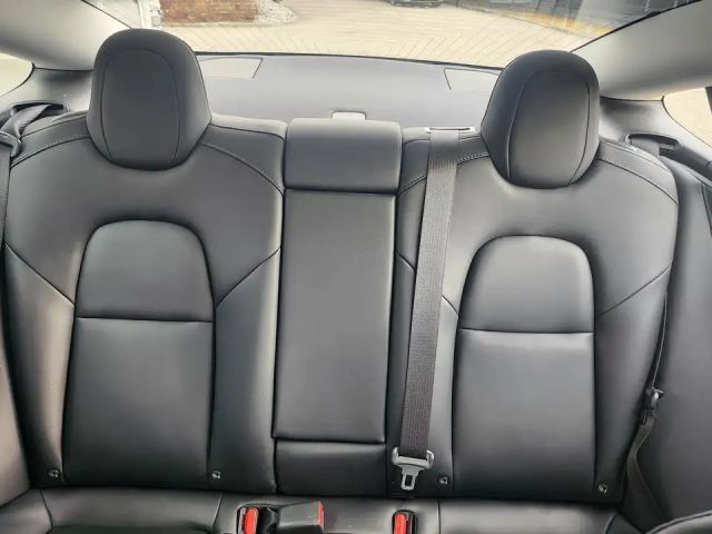 Tesla Model 3 AWD Long Range