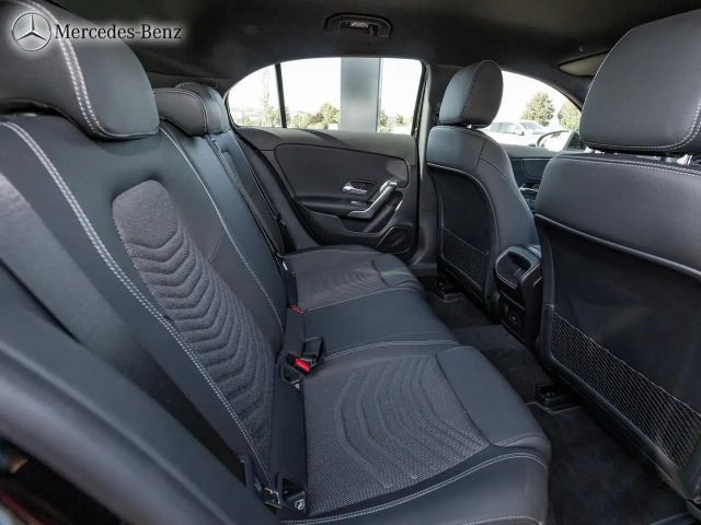 Mercedes-Benz A 200 Hatchback Progressive