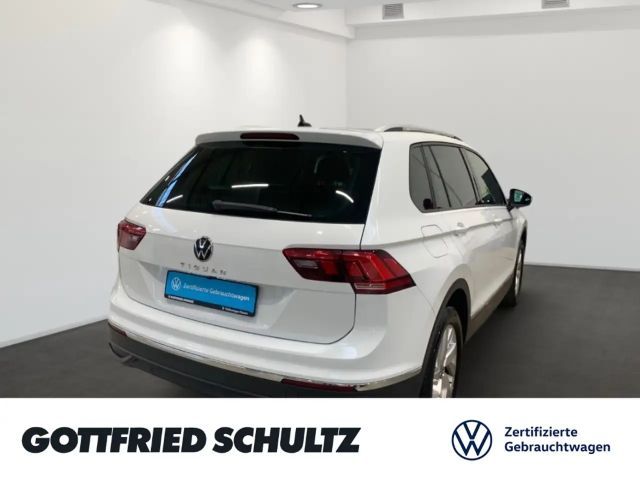 Volkswagen Tiguan ACTIVE TSI NAVI SITZHEIZUNG EINPARKHILFE LED