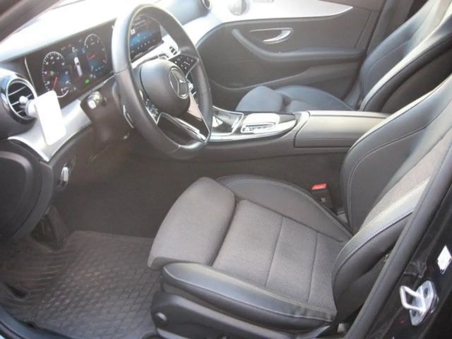 Mercedes-Benz E 220 4MATIC E 220 d