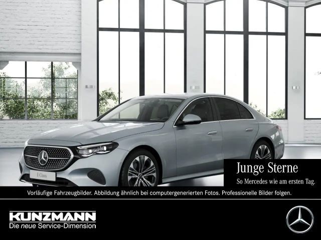 Mercedes-Benz E 200 AVANTGARDE Sedan