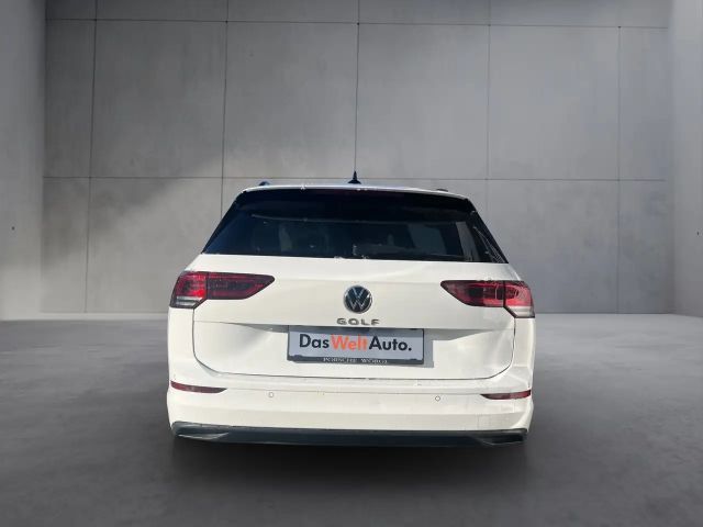 Volkswagen Golf Life Variant