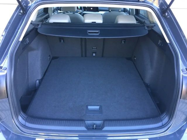 Volkswagen Golf 1.5 eTSI DSG Golf VIII Variant