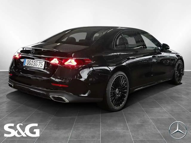 Mercedes-Benz E 220 AMG Line E 220 d Sedan