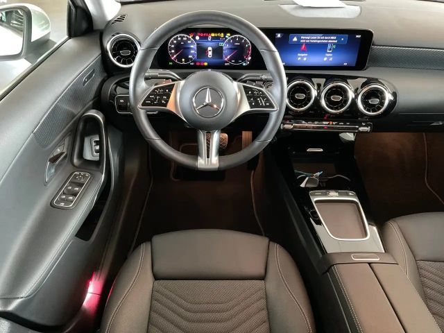 Mercedes-Benz A 200 Progressive