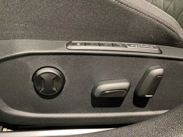 Volkswagen Golf 2.0 TDI DSG Style