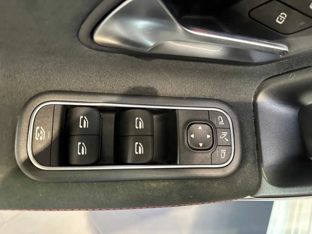 Mercedes-Benz A 250 A 250 e AMG Line