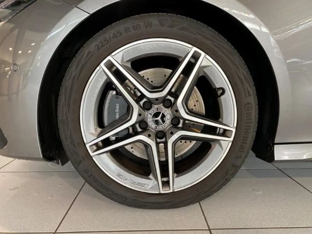 Mercedes-Benz CLA 200 AMG Line Coupé