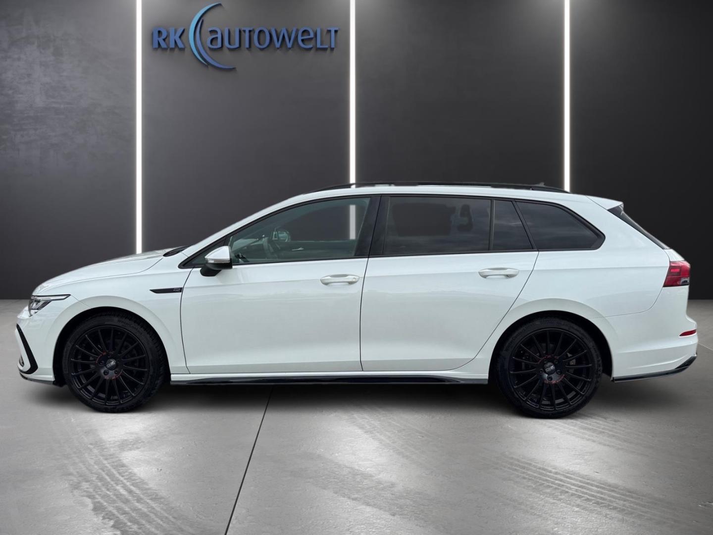 Volkswagen Golf 1.5 TSI Golf VIII R-Line Variant