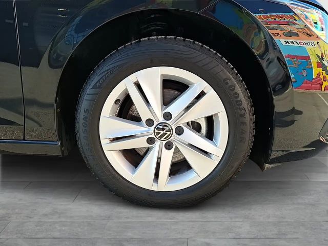 Volkswagen Golf Life Variant