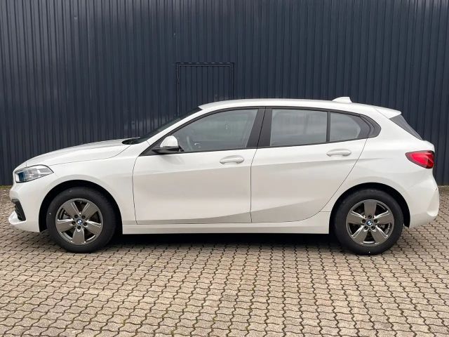 BMW 118 118i 5-deurs Sedan