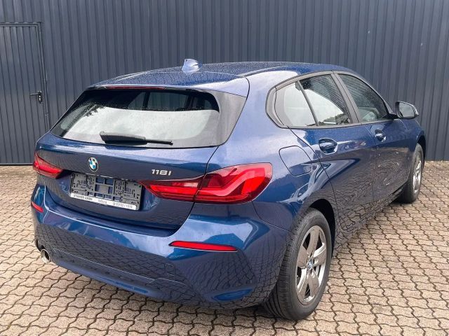 BMW 118 118i 5-deurs Sedan