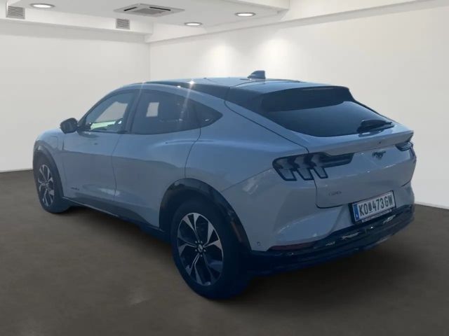 Ford Mustang Mach-E AWD Standard range