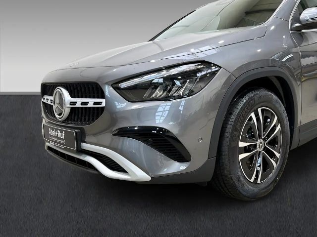 Mercedes-Benz GLA 200 MBUX+LED+EASY-PACK+Kamera+AHK