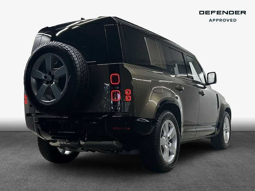 Land Rover Defender 110 Dynamic SE