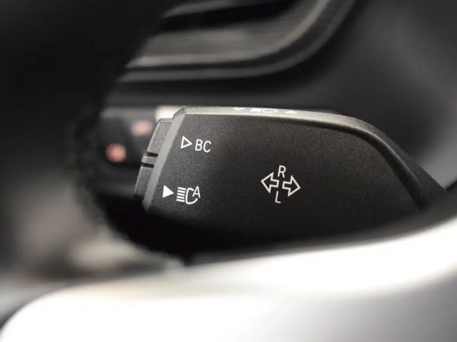 BMW 118 118i Sedan Sport Line