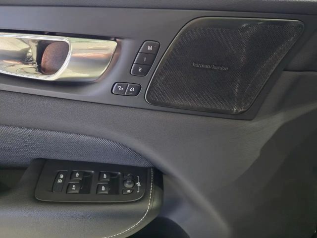 Volvo XC60 AWD Dark Plus Recharge T6