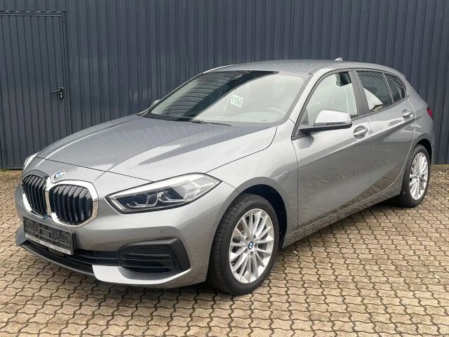 BMW 118 118i 5-deurs Sedan