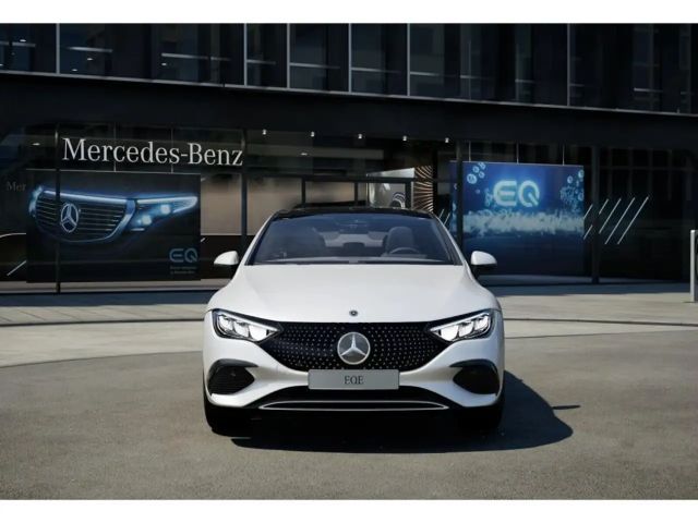 Mercedes-Benz EQE 300 Sedan