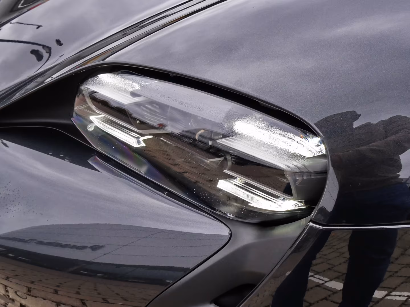 Porsche Taycan 4 Cross Turismo