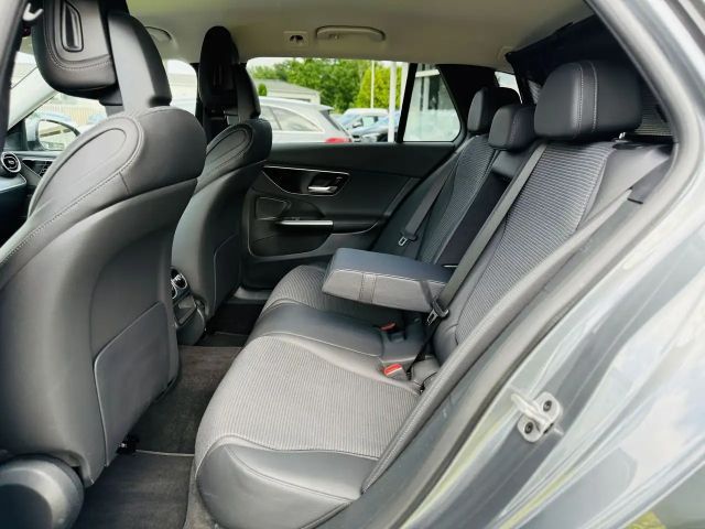 Mercedes-Benz C 220 AVANTGARDE C 220 d Estate