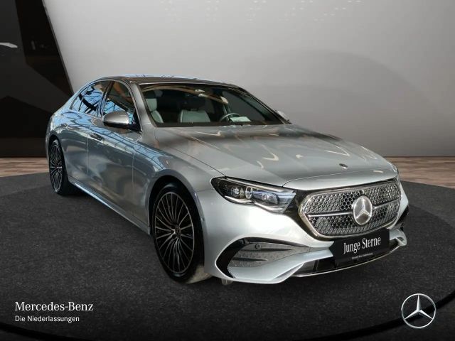 Mercedes-Benz E 200 AMG Line Sedan