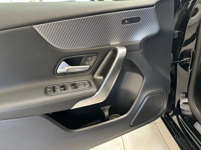 Mercedes-Benz A 200 A 200 d