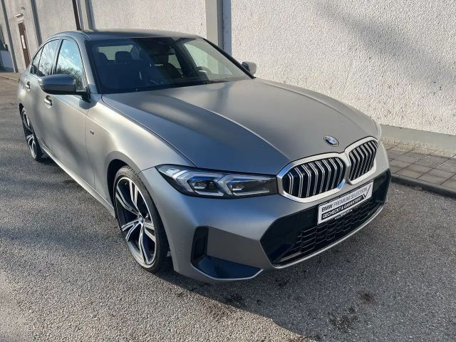 BMW 320 320d M-Sport Sedan