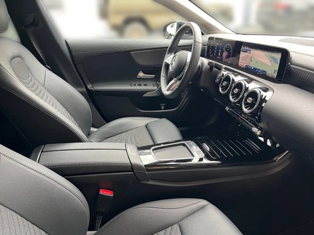 Mercedes-Benz CLA 180 Progressive