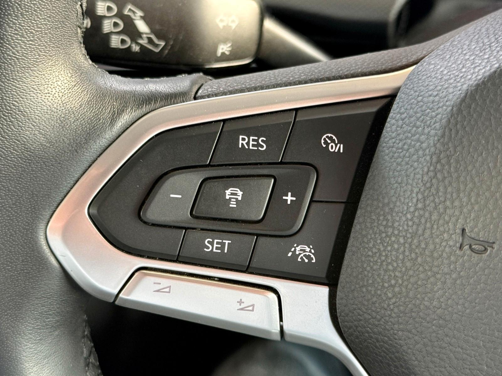 Volkswagen Golf 1.5 TSI Golf VIII Life