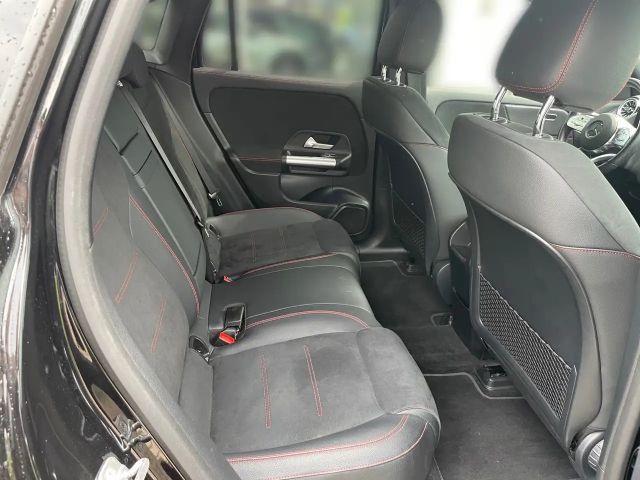 Mercedes-Benz EQA 300 4MATIC AMG Line