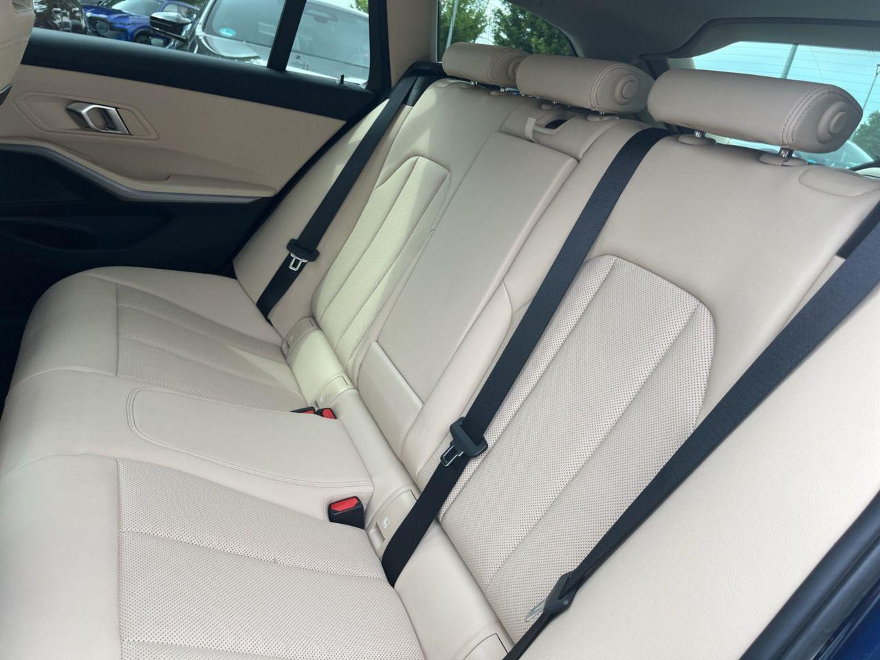 BMW 320 320d Touring xDrive