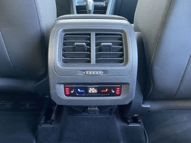 Volkswagen Touran 2.0 TDI DSG R-Line