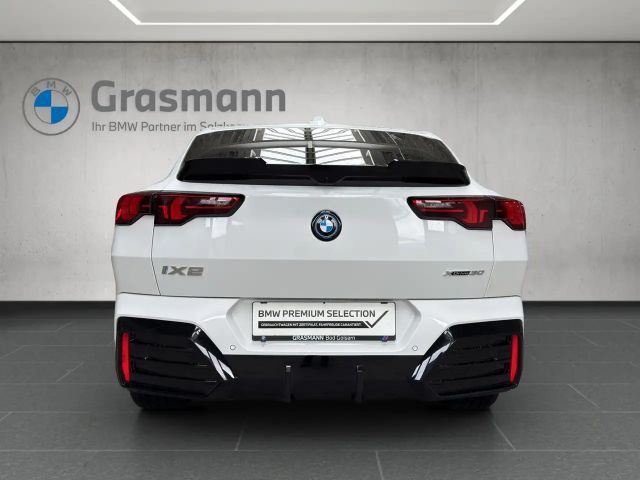 BMW iX2 xDrive30