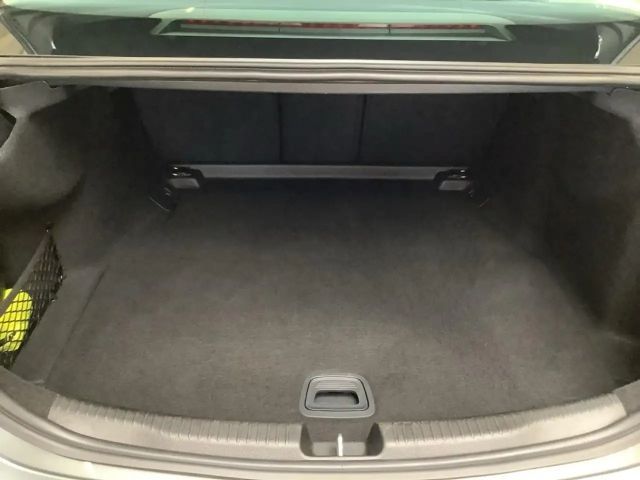 Mercedes-Benz C 180 AVANTGARDE Sedan