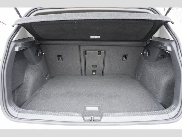 Volkswagen Golf 1.5 eTSI DSG Golf VIII Life