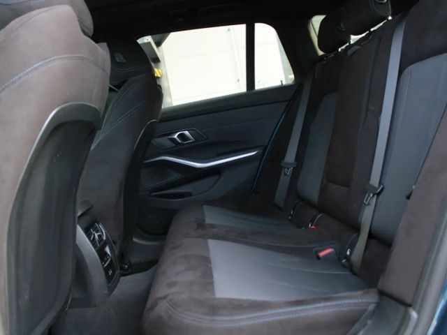 BMW 330 330e M-Sport Touring xDrive