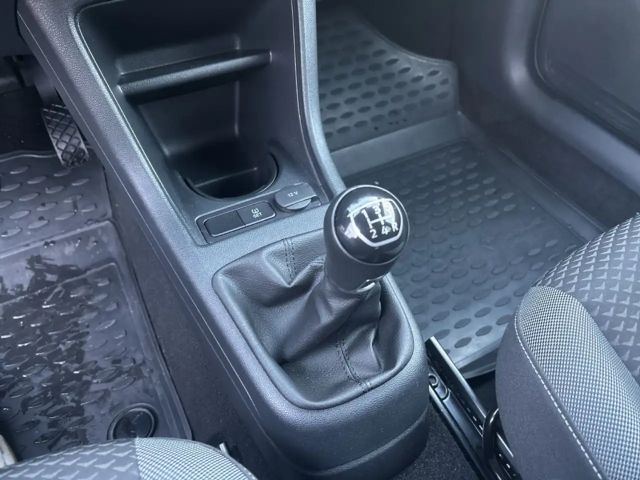 Volkswagen up! Active