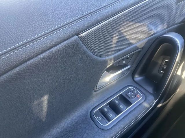 Mercedes-Benz CLA 200 CLA 200 d