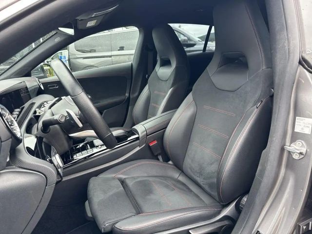 Mercedes-Benz CLA 200 AMG Line