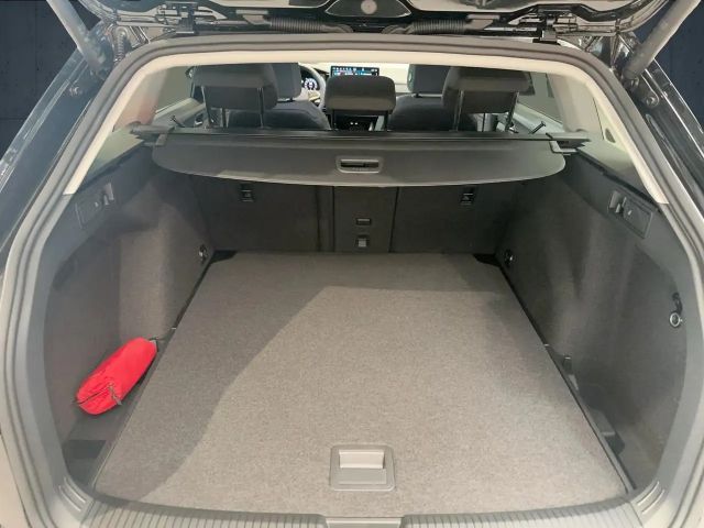 Volkswagen Golf DSG Life Variant